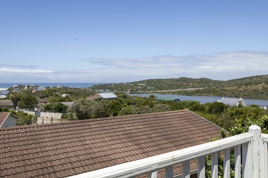 5 Bedroom Property for Sale in Kleinemonde Eastern Cape